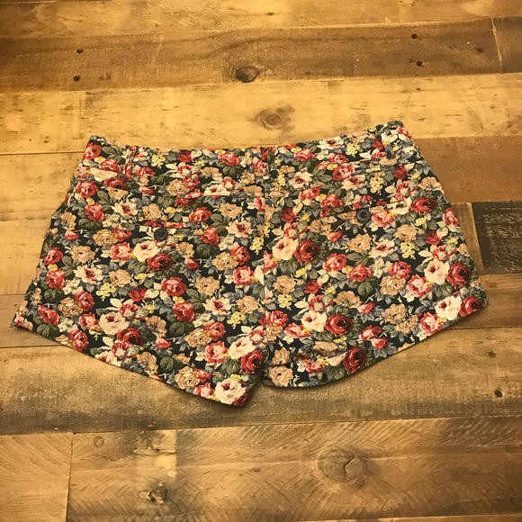 Papaya Floral Shorts Size Small FREE SHIP - Picture 2 of 4